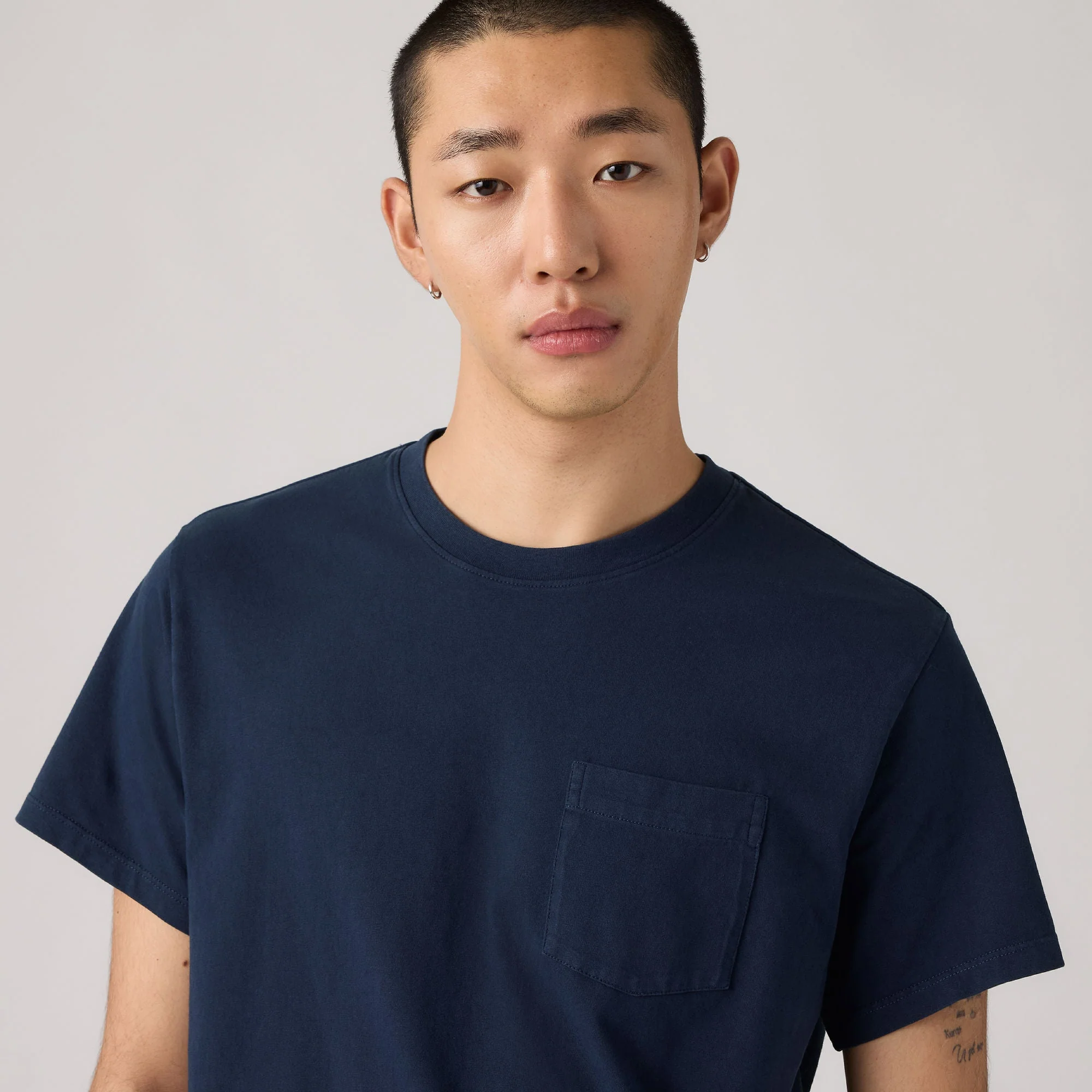 Levi's® Men's Essential Pocket Tee - Image 4