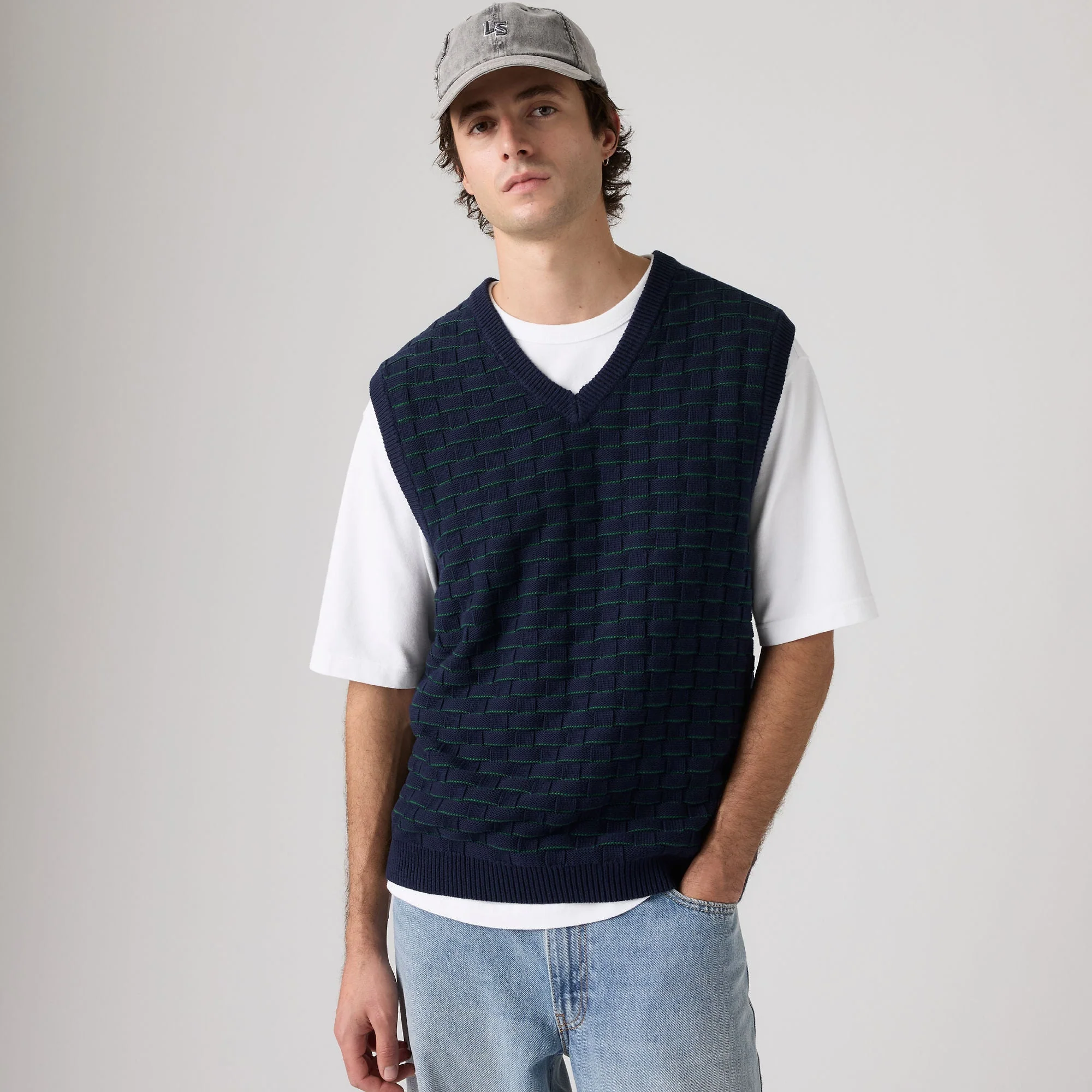 Levi's® Men's Skyline Sweater Vest - Image 3