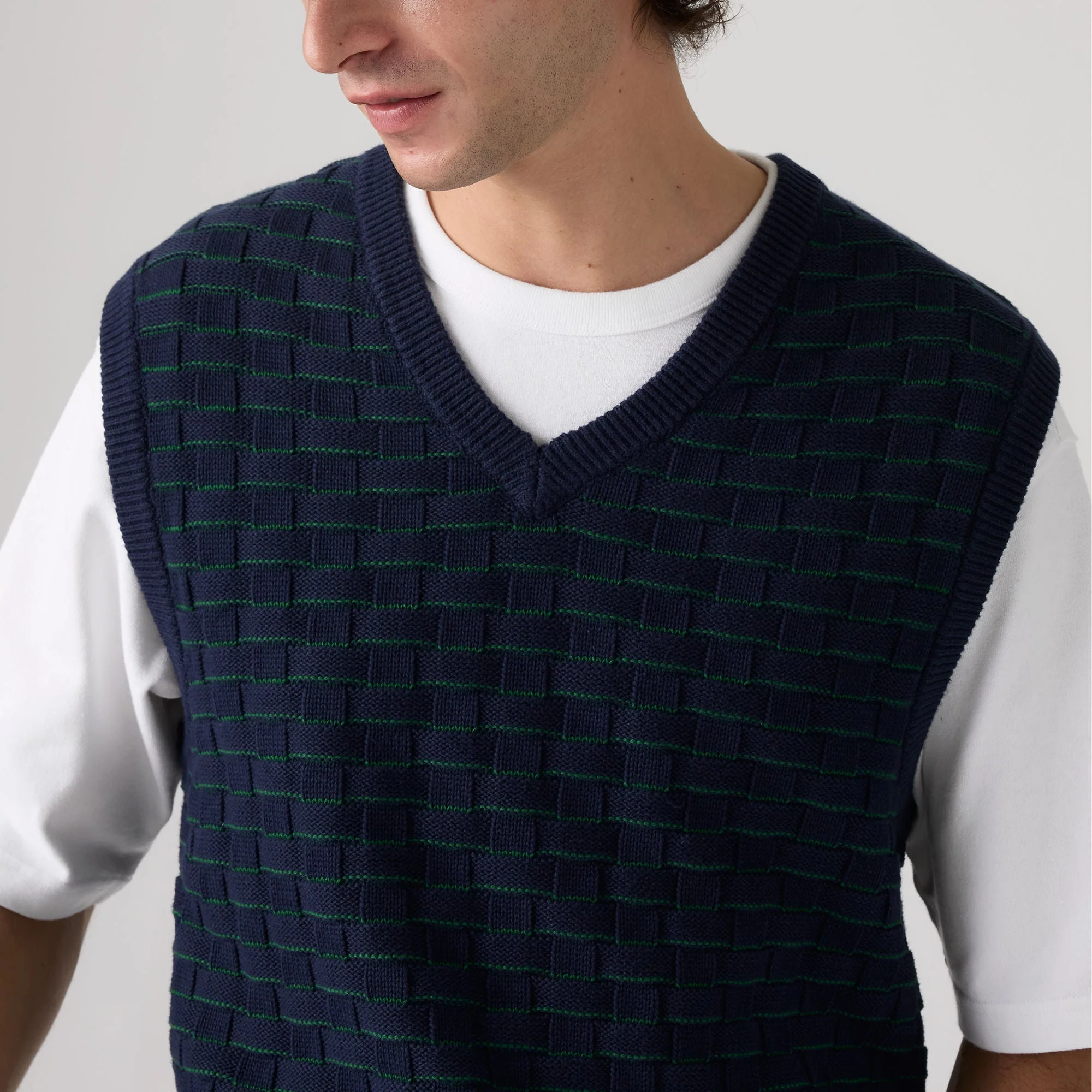 Levi's® Men's Skyline Sweater Vest - Image 4
