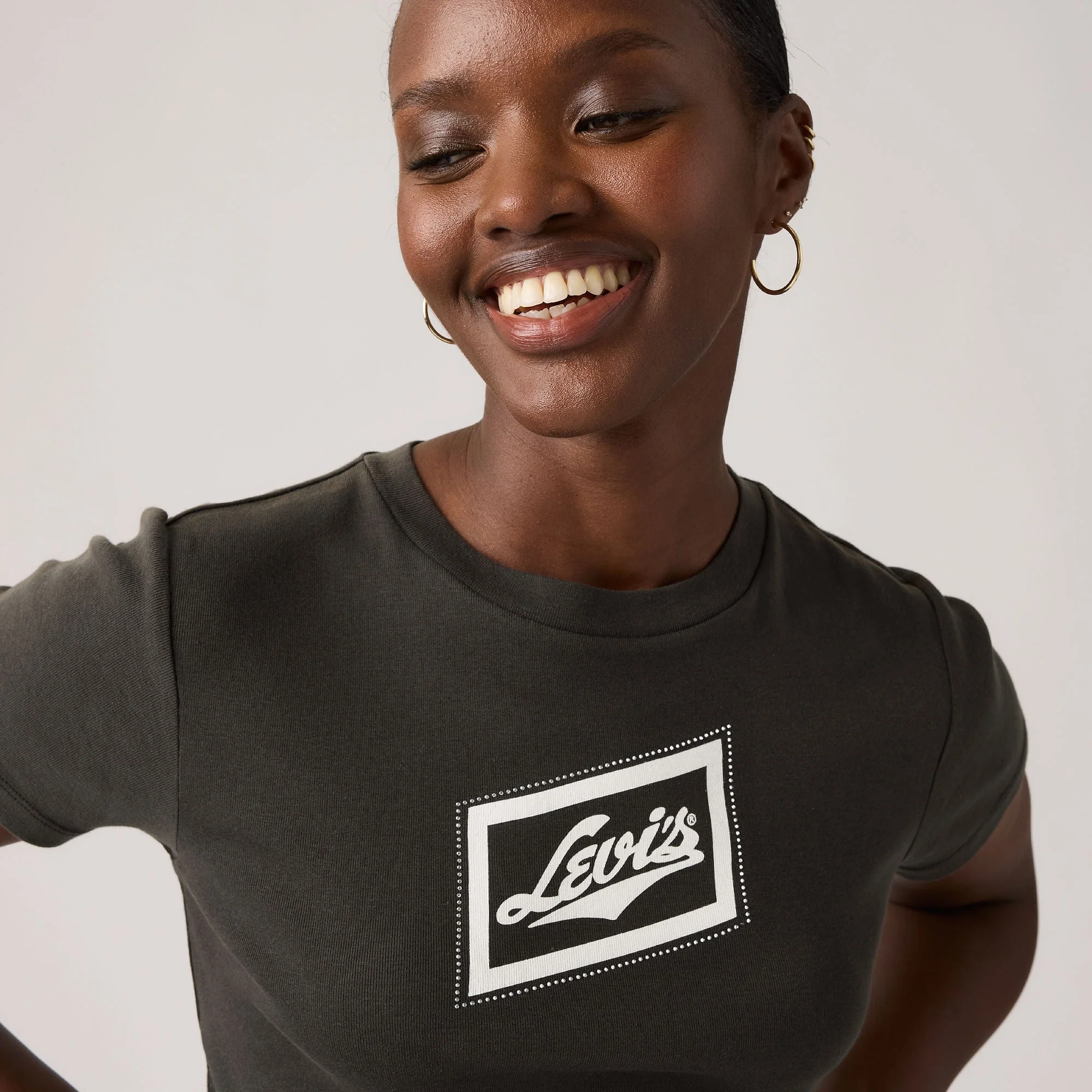 Levi's® Women's Graphic Essential Sporty Tee - Image 4