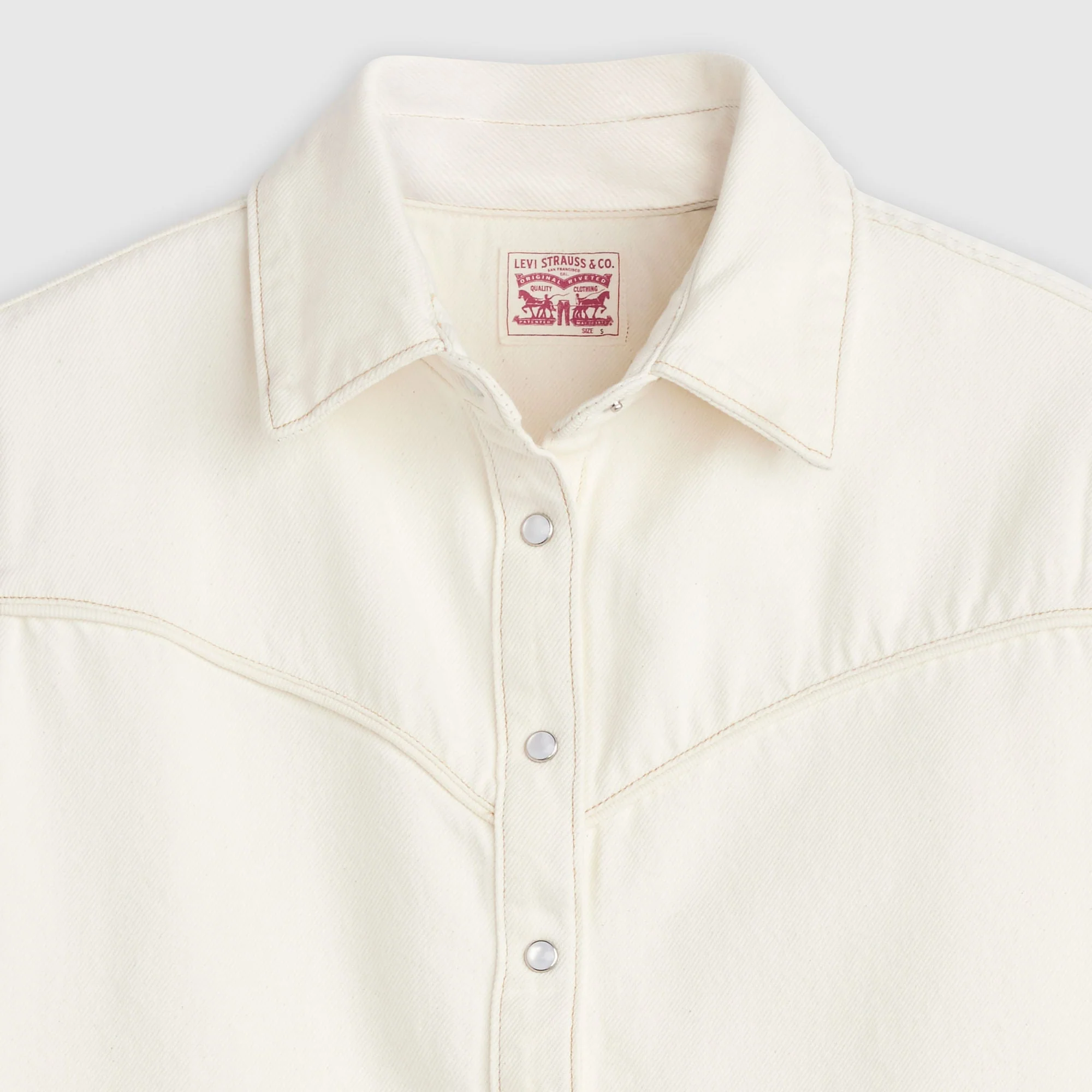 Levi's® Women's Logan Short-Sleeve Denim Shirt - Image 6