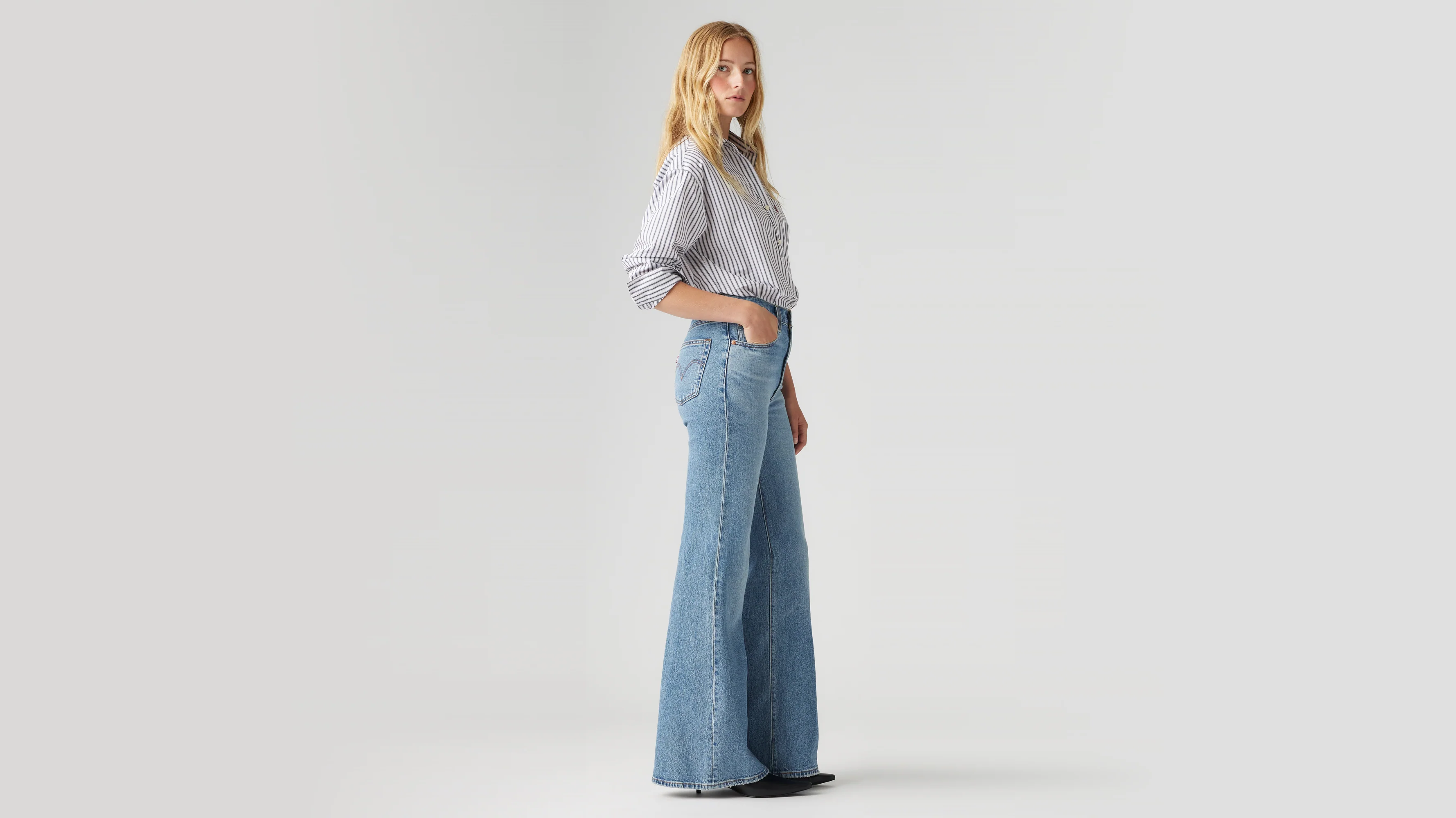 Levi's® Women's Ribcage Bell Jeans - Image 3